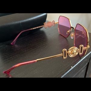 VERSACE fuchsia sunglasses